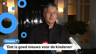 Het is zeker de scholen gaan weer open [upl. by Aihtnic813]