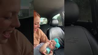 Le encanta esa canción 🥹🐝 newmom viralvideo [upl. by Hadsall220]