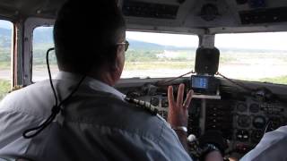 DC3 landing in Villavicencio [upl. by Pillihpnhoj]