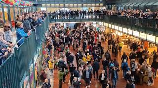 Knabenchöre Flashmob in Hamburg Hbf 11102024 [upl. by Trebleda972]