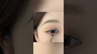 Basic eyeshadow tutorial for beginners 🙂😀youtubeshorts trendingeyemakeuptutorial shortsviral [upl. by Yim]