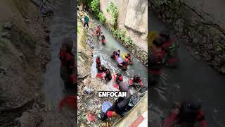 Esta Organización LIMPIA Ríos y Canales CONTAMINADOS😱 [upl. by Eceinhoj]