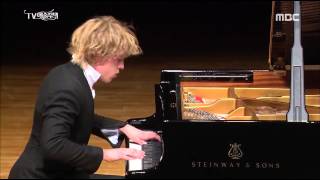 Lucas Jussen  Beethoven Waldstein Sonata [upl. by Lleinnad]