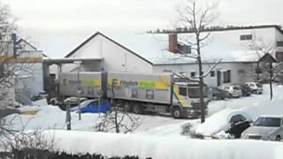 LKW steckt im Schnee fest [upl. by Ivanah]