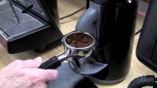 Crew Review Nuova Simonelli Grinta Grinder [upl. by Cailean]