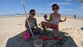 Castelo de Areia na praia 🏖️ até o papai entrou na brincadeira 🌴 com linda vista para o mar 🌊 [upl. by Ursal]