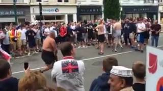 EM 2016 England Hooligans  Bierbauch Kampf zwischen England Fans [upl. by Adnawt]