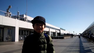 成田空港で飛行機を見ます。 [upl. by Lienad]