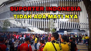 Kreatifitas Dan Nyanyian Suporter Indonesia Di Stadion Bukit Jalil Malaysia  part 1 [upl. by Ninetta]