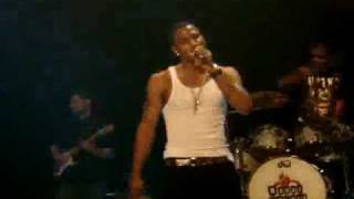 Trey Songz  I Need A Girl LIVE 2009 [upl. by Ffej]