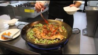 Receta de paella valenciana por Santi Prieto [upl. by Aleksandr156]