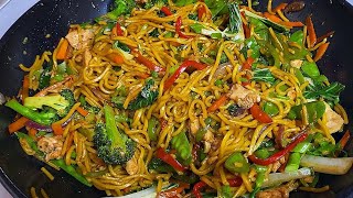 Chicken Lo Mein quick easy and delicious [upl. by Fari]