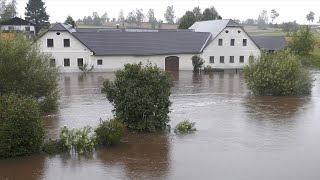 Katastrophenalarm in Österreich Grundstücke und Häuser meterhoch überflutet [upl. by Anemolihp]