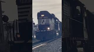 Norfolk Southern GP60 7133 leads an Equipment move bypassing Downtown Durham in North Carolina [upl. by Puduns]