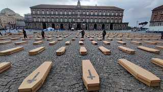 Piazza Plebiscito come un cimitero 500 bare a Napoli contro le morti sul lavoro [upl. by Akiehsal]