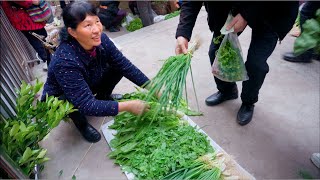 Primitive lifestyle  Chinese farmer selling veggies on the village market [upl. by Blessington87]