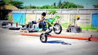 Dirt Bike 125cc Wheelie [upl. by Innig]