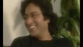 TALAT AZIZ SINGS AB KYA GHAZAL SUNAOON [upl. by Oiceladni]