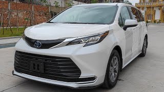 2022 Toyota Sienna XLE Hybrid  7 Seats  Exterior and Interior [upl. by Catarina]