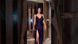 Disha Patani hamesha ki tarah temperature badaa diya 🔥 Bollywoodlogy  Honey Singh Songs [upl. by Ammej630]