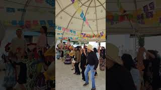 Flor de piña 🍍 🎷🎶 Festejo Banda Música Tiliches Calenda Oaxaca Baile [upl. by Cirdla646]