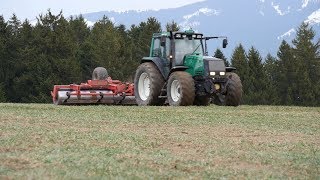 Roulage dune praire artificielle avec un Valtra 8050 et rouleau 6m chez Hugo [upl. by Gilles728]