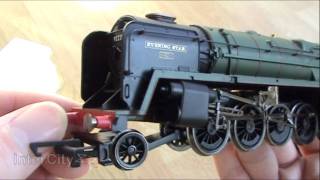 Opening the Hornby class 9F Evening Star [upl. by Salangia]