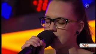 Stefanie Heinzmann  Diggin In The Dirt Live Unplugged beim ARD Morgenmagazin [upl. by Leonie]