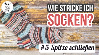 Wie stricke ich Socken 5 Maschenstich amp Fäden vernähen [upl. by Araik]