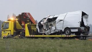 Allier 12 morts dans une collision entre un minibus et un camion [upl. by Quirita909]