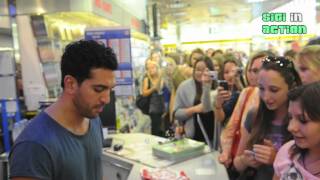 Autogrammstunde mit Elyas MBarek zum DVD amp Bluray Release von quotTürkisch für Anfängerquot [upl. by Sokul]