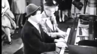 Les marx brothers chico et harpo Os irmãos Marx tocando piano [upl. by Artina]