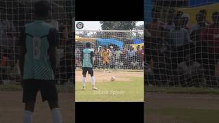 Player Ne Goal Post K bahar Kick Kar Diya 😬⚽️ football youtubeshorts shorts [upl. by Anwahsit886]