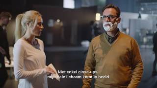 Scherende Man ontmoet Vrouw in Keuken [upl. by Ojiram234]