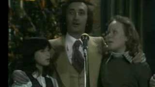 Ricchi e Poveri Sanremo 1976 Due storie di Musicanti [upl. by Alletnahs]