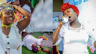 Sofomaame Esther Koranteng Deep Worship Turns into Tears and Deliverance all Over 🔥😭 [upl. by Asiil]