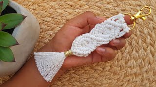 DIY LLAVERO en MACRAMÉ paso a paso PRINCIPIANTES  DIY Macrame Keychains Tutorial for Beginners [upl. by Clercq]