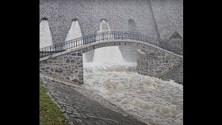 POWÓDŹ Zrzut wody Jezioro Bystrzyckie Tama Zagórze Stan Alarmowy wody 14092024 Poland Flood Dam [upl. by Odab]