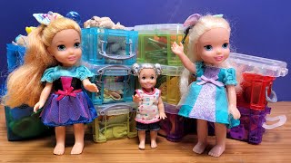 Packing  Elsa amp Anna toddlers are moving again  Barbie dolls [upl. by Yliak277]