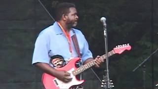 Michael Burks live at The Santa Cruz Blues Festival 2003 [upl. by Haye]