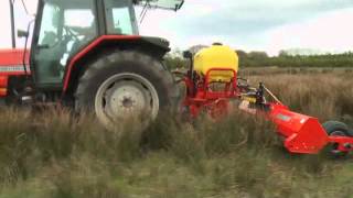 Blaney Agri tractor weed wiper Ground drive [upl. by Hsakaa]