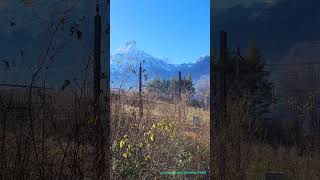 Einen Blick auf die Schweizer Berge bei Flüelen [upl. by Peatroy]