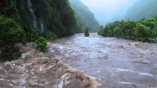 Bejisa quotUn cyclone sur lile de la Réunionquot [upl. by Asilej]