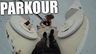 INVADIMOS UM ESTÁDIO  PARKOUR COM NAMORADA [upl. by Ilana184]