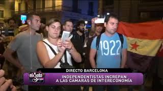 Cristina Seguí increpada por independentistas en Barcelona [upl. by Eeresid]