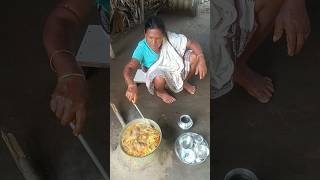 poor grandma cooking fish Curryfishcurryrecipe cooking fish [upl. by Vanessa43]