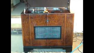 H M V 800 1936 Radiogram [upl. by Atrebla864]