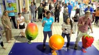 LOasis Fruit Show une Animation Commerciale Qui Défruite [upl. by Atinit]