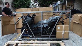 unboxing YAMAHA TMAX 560 with blue wheels 2024 [upl. by Nidak]