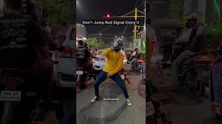 Imaikkaa Nodigal  Vilambara Idaiveli  Atharvaa Raashi Khanna  Subodh Londhe Helmet Guy Dance [upl. by Asseniv]